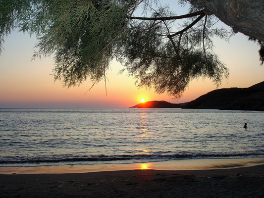 Sonnenuntergang am Strand von Kythnos