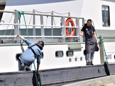 Die Crew auf der Flora