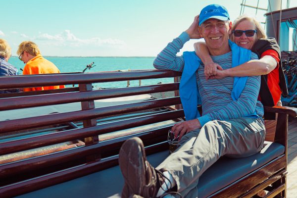 Ehepaar an Deck der Atlantis