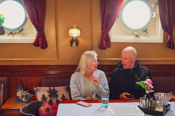 Abendessen an Bord der Atlantis