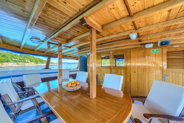 san snova   deck      grad  rqlbaq