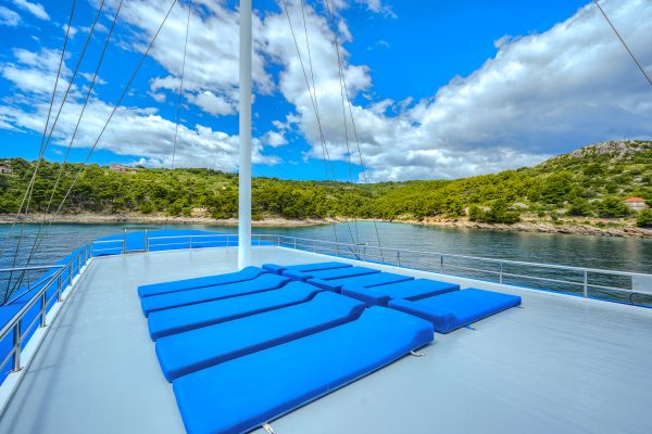 san snova   sun deck       grad  ittzc