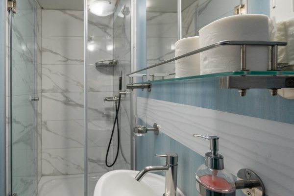 san snova    cabins  usxlft