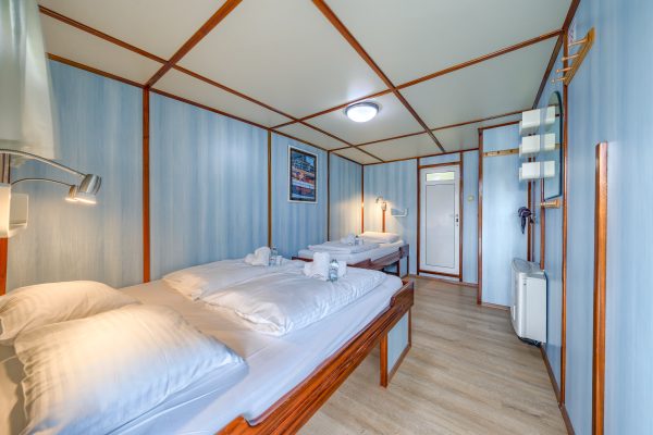 san snova    cabins  wxds