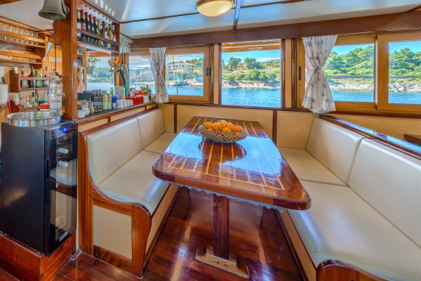 san snova   salon       grad  iyxakw