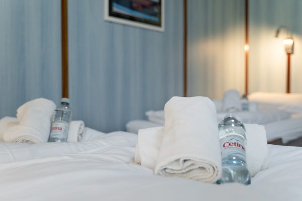 san snova    cabins  qsowtu