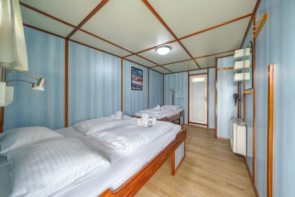 san snova    cabins  xdgbxr