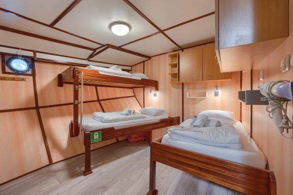 san snova    cabins  mzyzbc